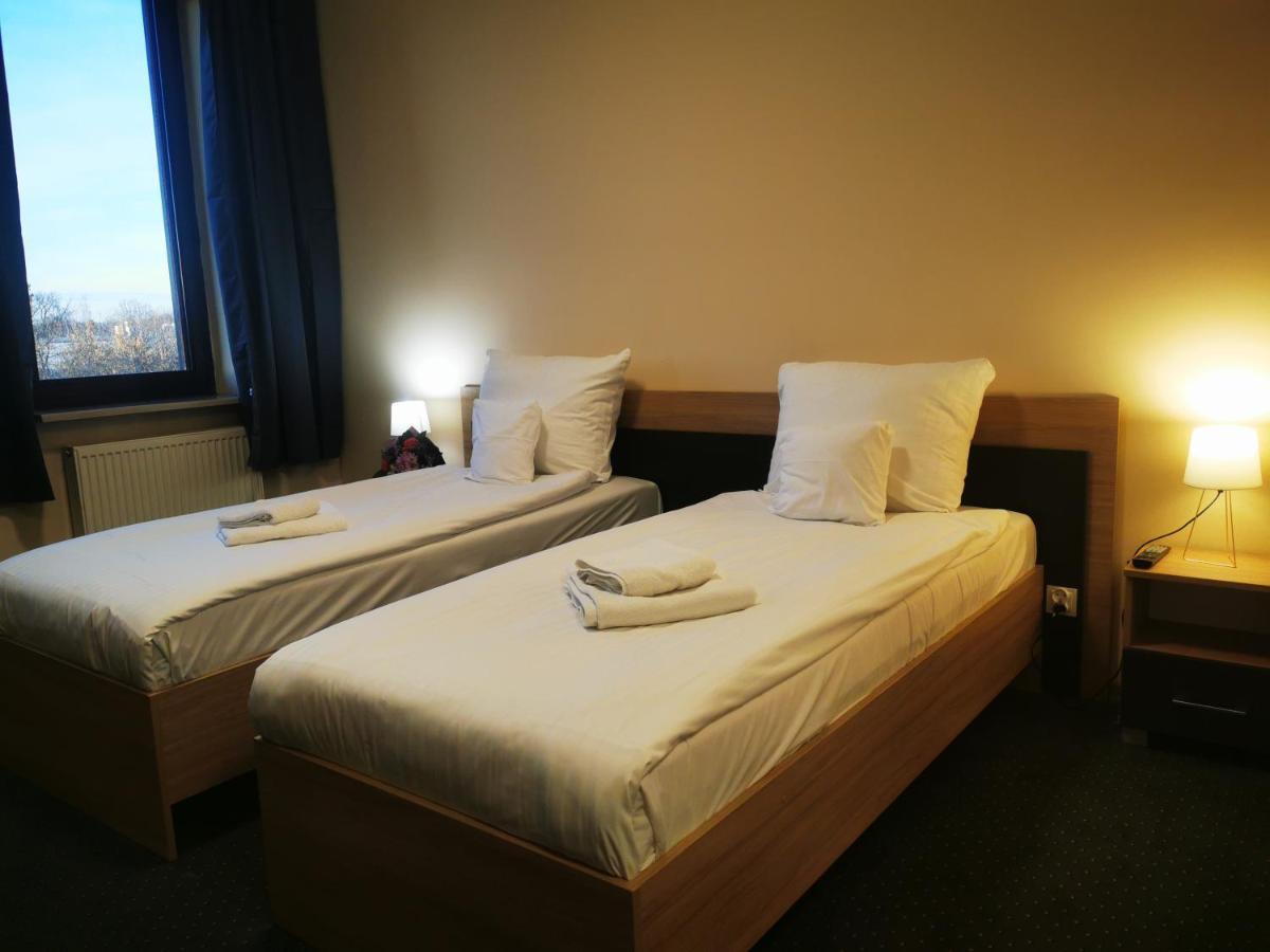 Fort Hotel Варшава Екстер'єр фото