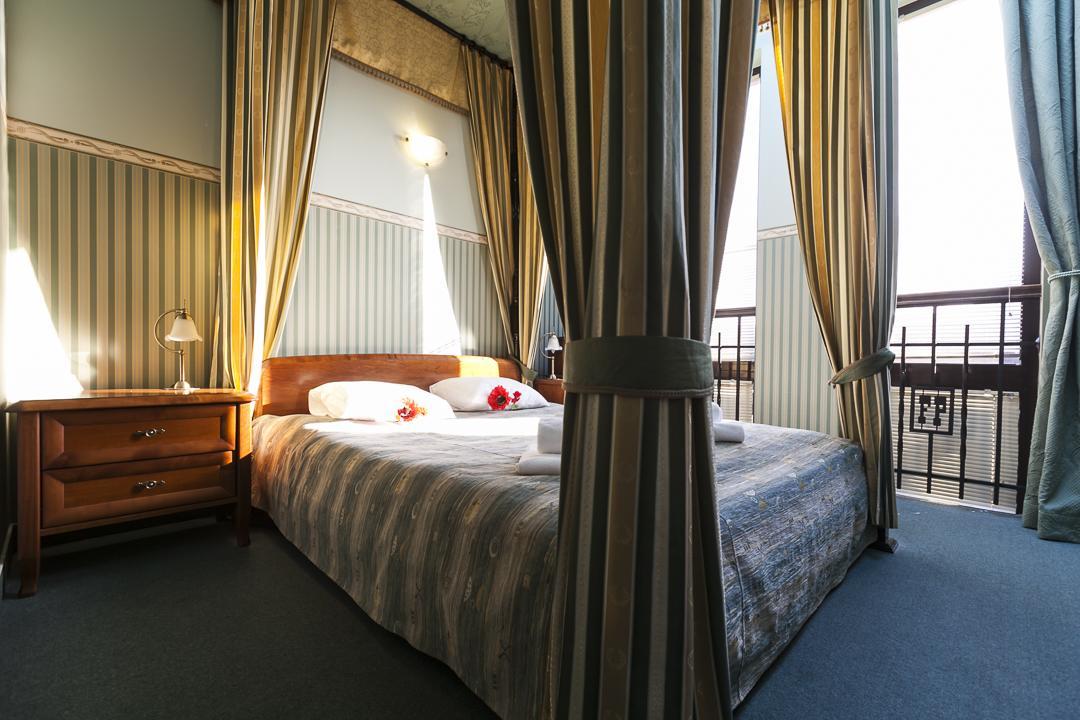 Fort Hotel Варшава Екстер'єр фото