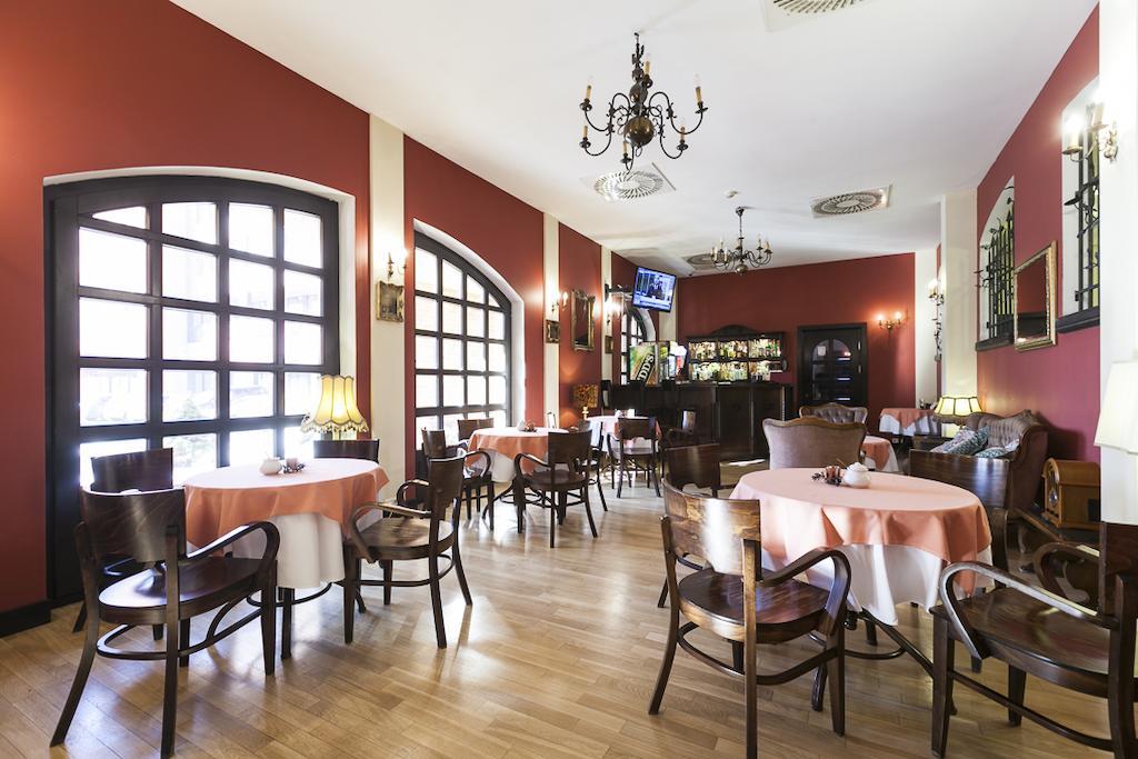 Fort Hotel Варшава Екстер'єр фото