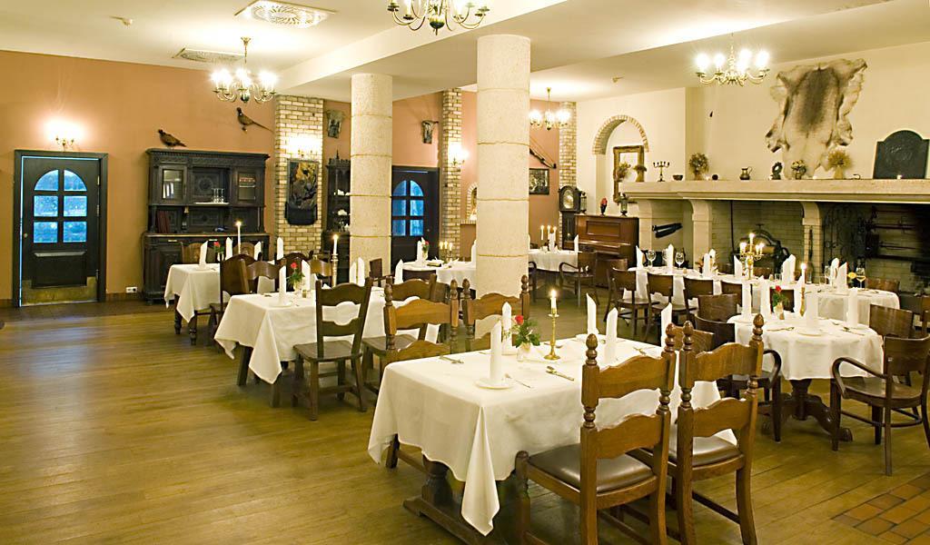 Fort Hotel Варшава Екстер'єр фото
